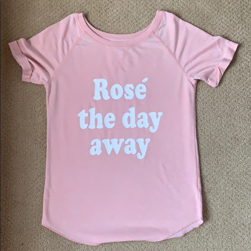 pink tee